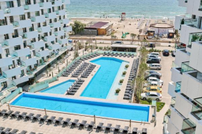 Azul Apartment in Infinity Beach Resort - parking